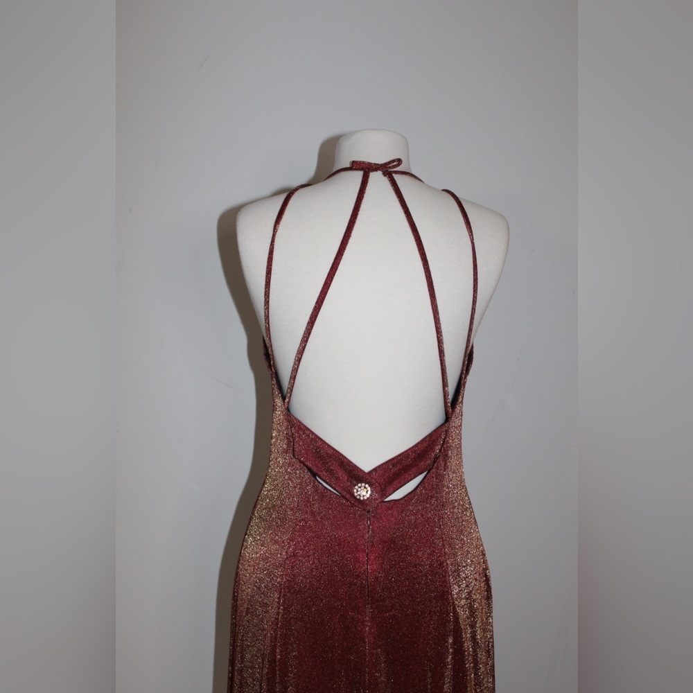 Deep red formal - Picture 5 of 5